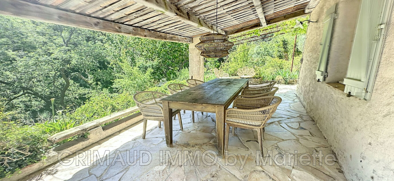 belle maison sur 9057m² de terrain avec piscine et 3 chambres – 5 pièces – 3 chambres – 132.46 m²