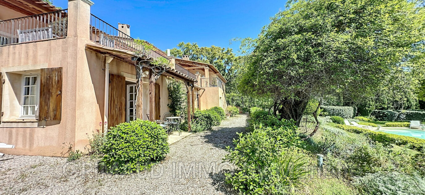 belle proprieté a SAint Clement avec superbe vue – 7 pièces – 4 chambres – 200.00 m²