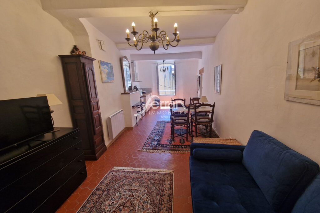 À Aups maison de village Idéale gîtes, 4 appartements meublés – 8 pièces – 5 chambres – 170.00 m²