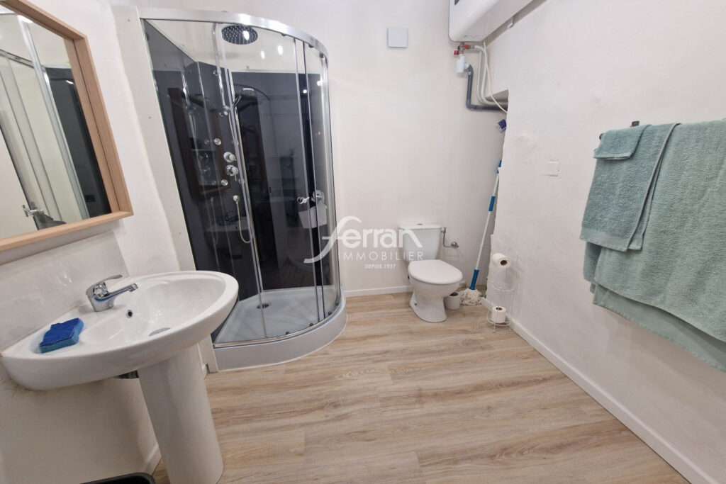 vente immeuble 8 Pièce(s) – 8 pièces – 5 chambres – NR voyageurs – 170.00 m²