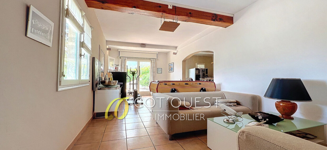 vente villa – NR pièces – 3 chambres – 160.00 m²