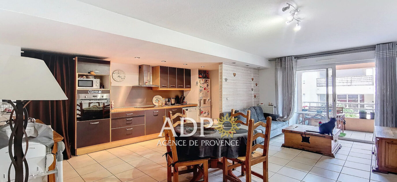 Vente immo-interactive aux enchères – appartement F3 avec une  – 3 pièces – 2 chambres – 60.99 m²