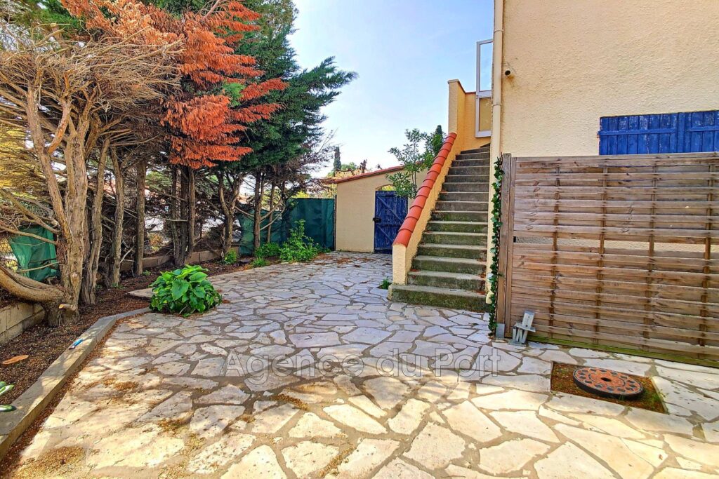 ST CYPRIEN PLAGE. SPÉCIAL INVESTISSEUR. VILLA DIVISÉE EN 3 APP – 11 pièces – 8 chambres – 217.33 m²