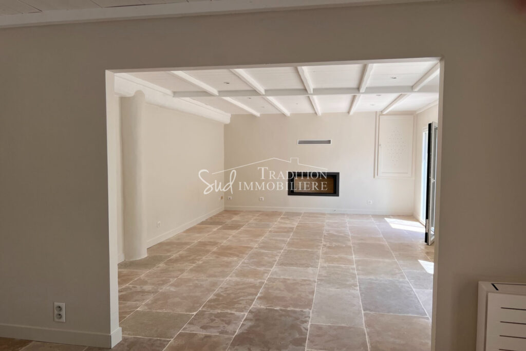 RARE ! MAUSSANE LES ALPILLES – 9 pièces – 5 chambres – 170.00 m²