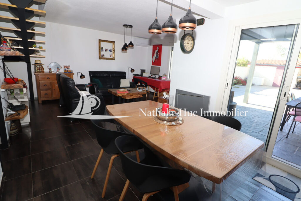 vente villa 5 Pièce(s) – 5 pièces – 4 chambres – NR voyageurs – 100.00 m²