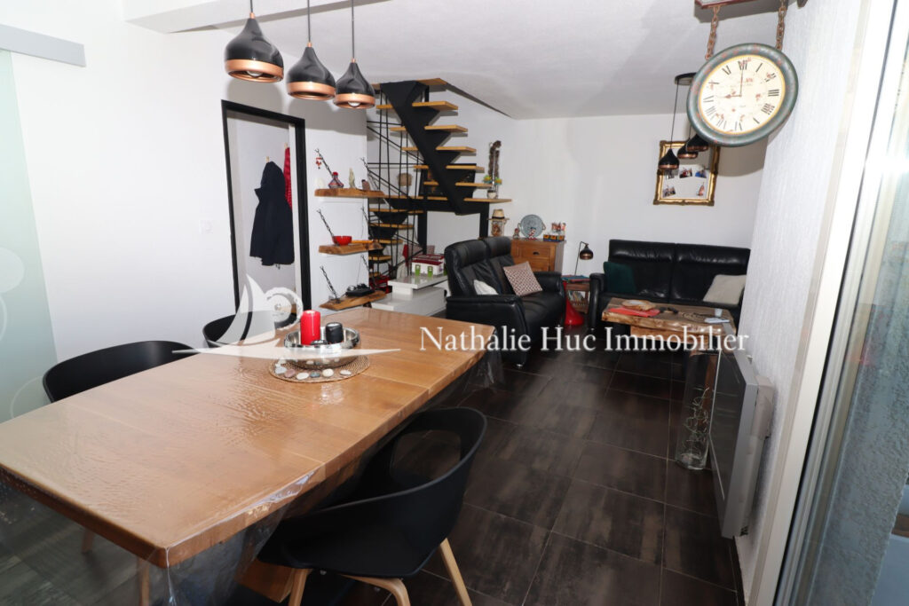 vente villa 5 Pièce(s) – 5 pièces – 4 chambres – NR voyageurs – 100.00 m²