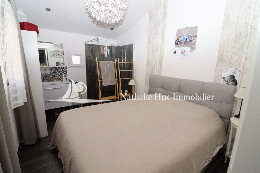 vente villa 5 Pièce(s) – 5 pièces – 4 chambres – NR voyageurs – 100.00 m²