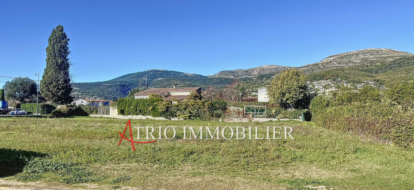 Nouveau lotissement à VENCE, magnifique terrain plat dominant, – 920.00 m²