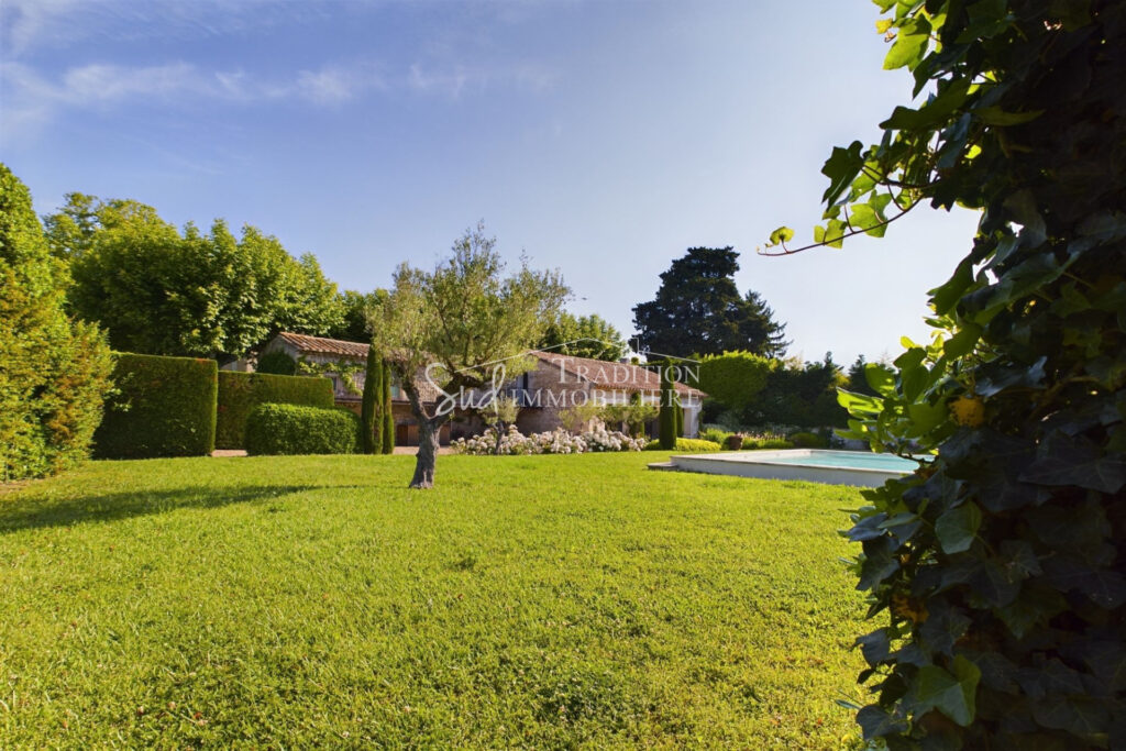 vente maison 12 Pièce(s) – 12 pièces – 6 chambres – 450.00 m²