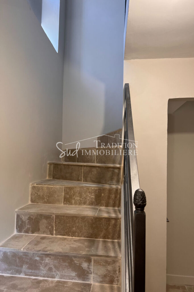 RARE ! MAUSSANE LES ALPILLES – 9 pièces – 5 chambres – 170.00 m²