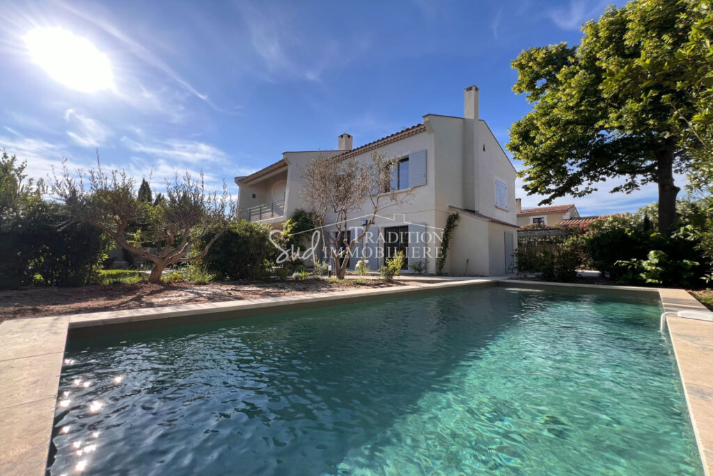 RARE ! MAUSSANE LES ALPILLES – 9 pièces – 5 chambres – 170.00 m²