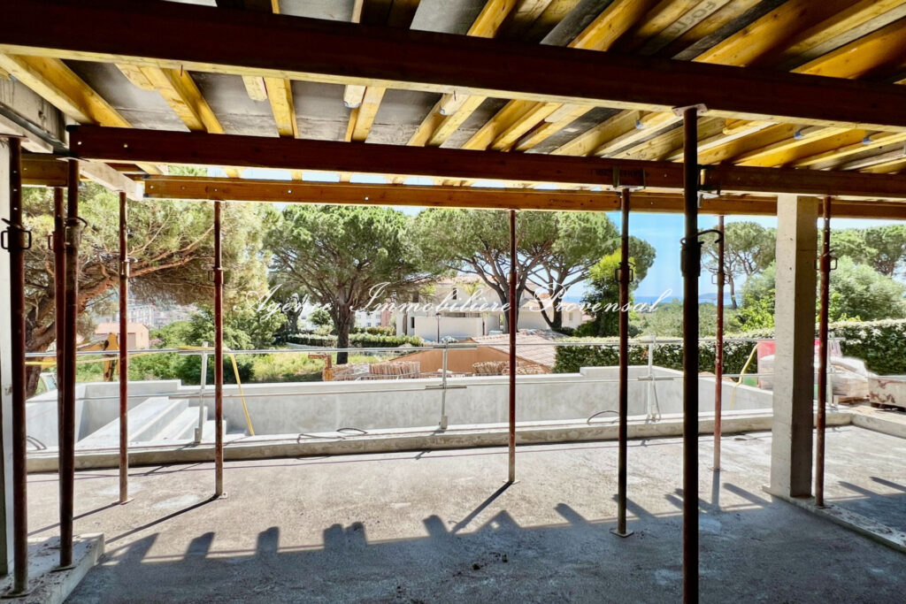 vente villa 7 Pièce(s) – 7 pièces – 6 chambres – 370.00 m²