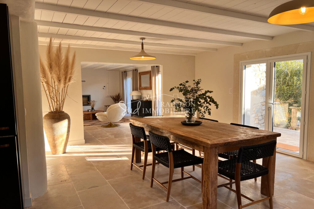 RARE ! MAUSSANE LES ALPILLES – 9 pièces – 5 chambres – 170.00 m²