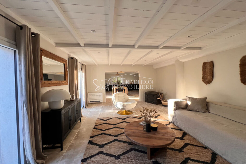 RARE ! MAUSSANE LES ALPILLES – 9 pièces – 5 chambres – 170.00 m²