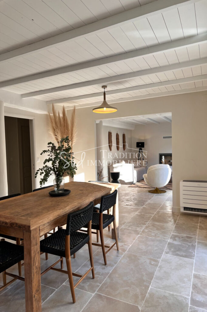 RARE ! MAUSSANE LES ALPILLES – 9 pièces – 5 chambres – 170.00 m²