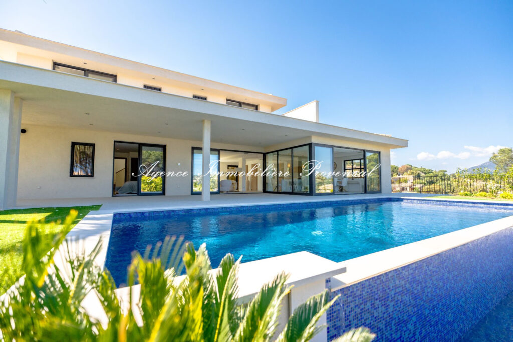 vente villa 7 Pièce(s) – 7 pièces – 6 chambres – 370.00 m²