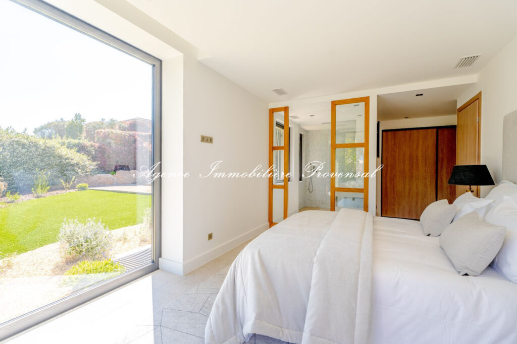 vente villa 7 Pièce(s) – 7 pièces – 6 chambres – 370.00 m²