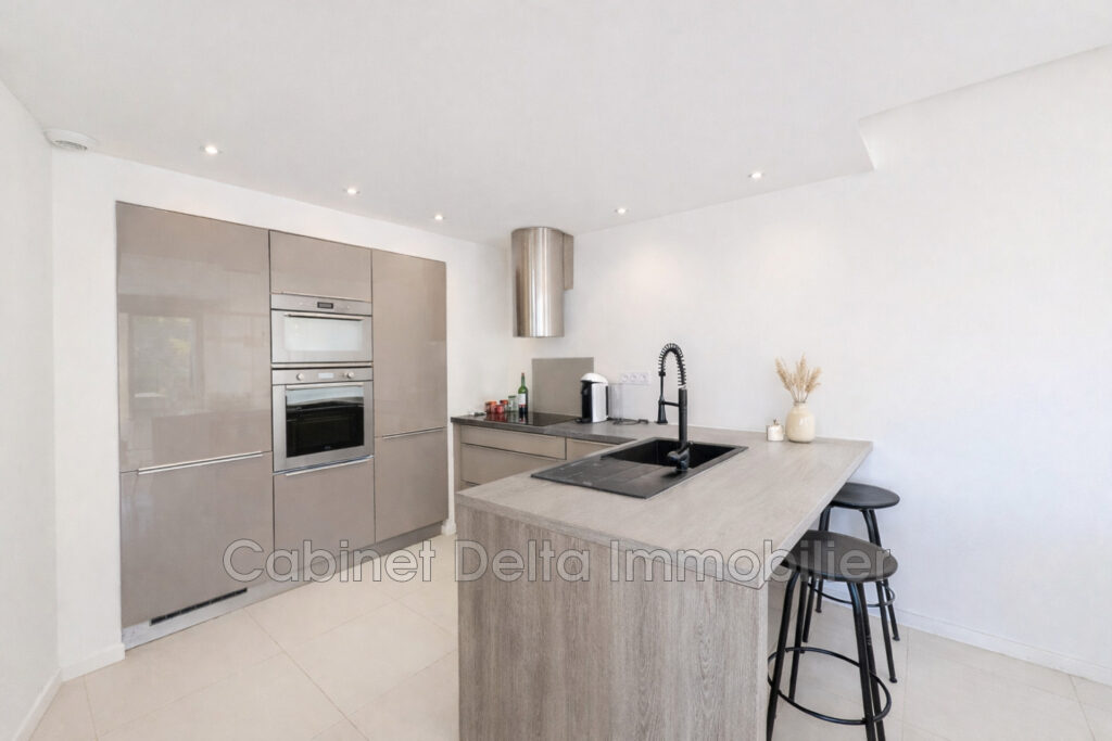 BANDOL Vue Mer – 5 pièces – 4 chambres – 130.00 m²