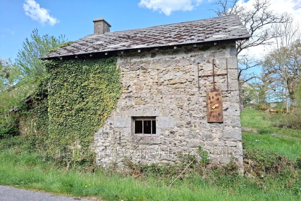 vente propriété – NR pièces – NR chambres – 265.00 m²