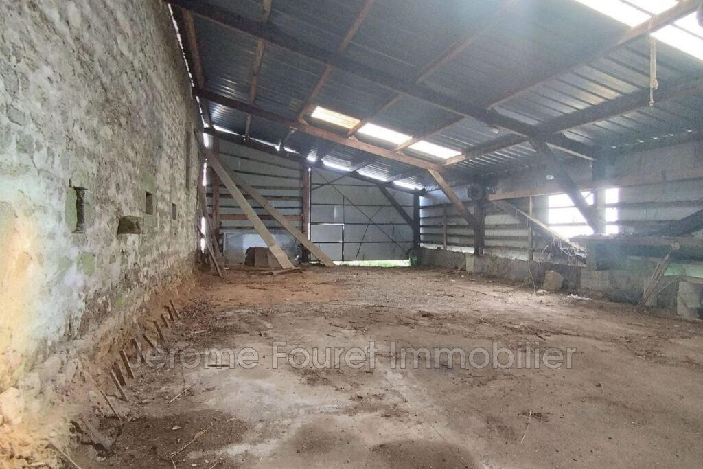 vente propriété – NR pièces – NR chambres – 265.00 m²