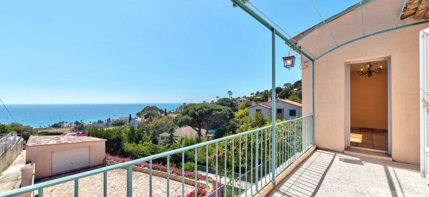 Super Cannes / Golfe-juan – Villa avec vue mer panoramique – 5 pièces – 4 chambres – 2 voyageurs – 155 m²