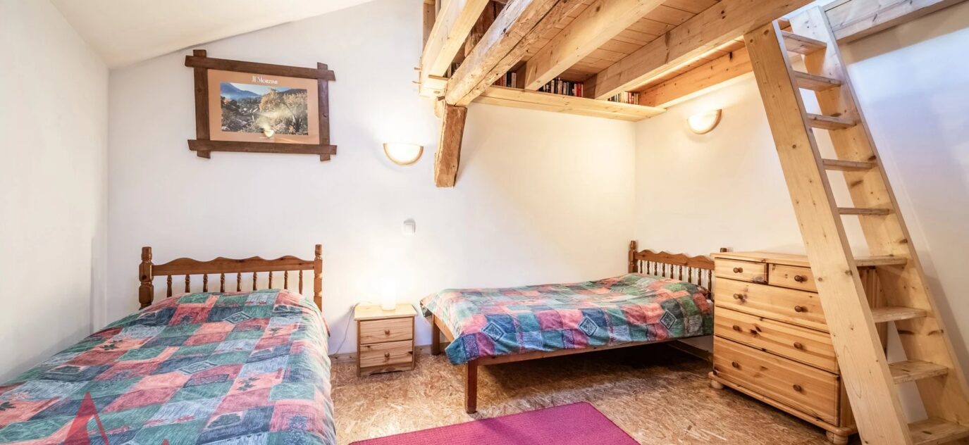 Authentique ferme savoyarde avec 6 chambres et un appartement indépendant de 2 chambres à Morzine. – 13 pièces – 8 chambres – 10 voyageurs – 330 m²