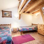 Authentique ferme savoyarde avec 6 chambres et un appartement indépendant de 2 chambres à Morzine. – 13 pièces – 8 chambres – 10 voyageurs – 330 m²