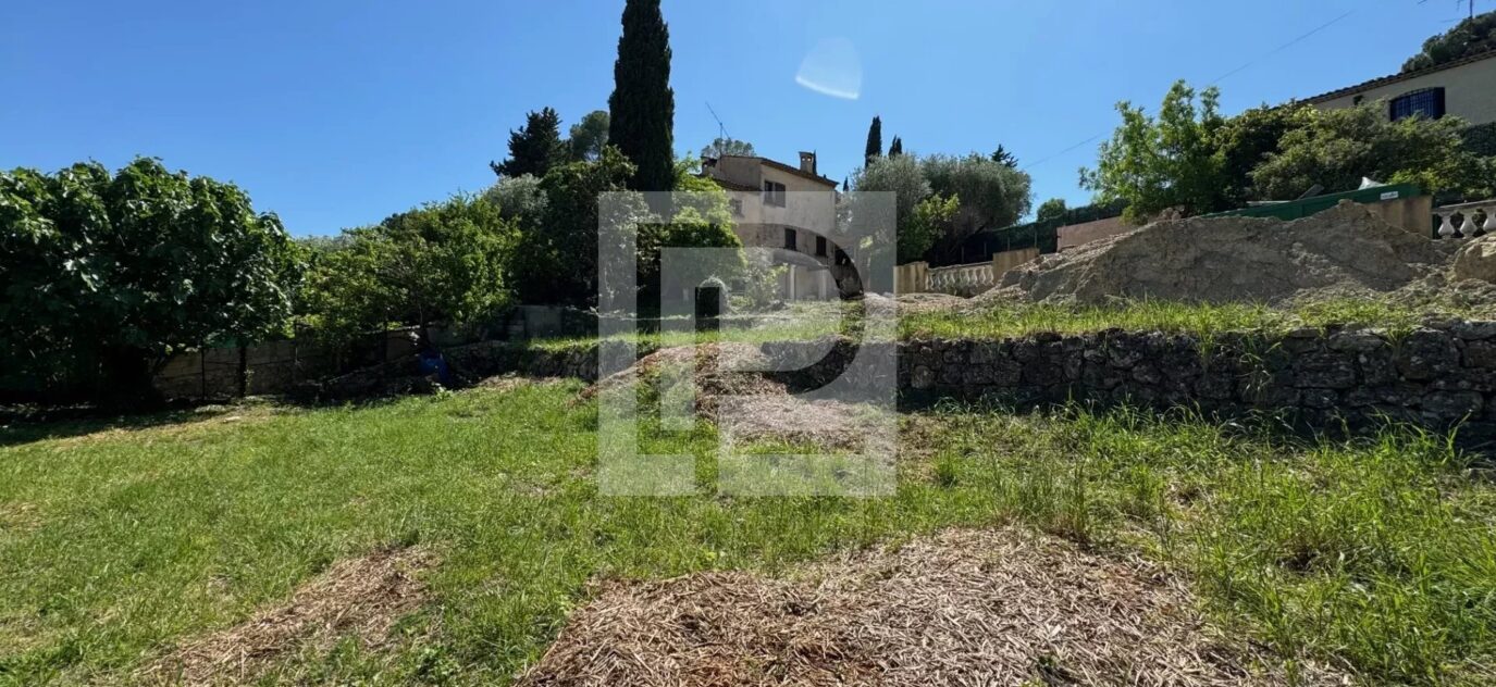 Mougins Terrain à batir plat pour la construction d’une Maison de 170 m² de surface de plancher – NR pièces – NR chambres – 778 m²