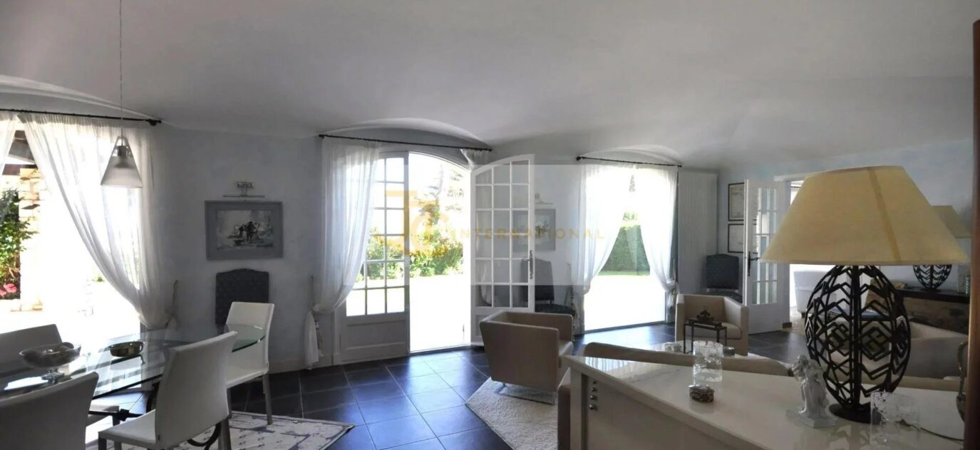 Villa 6p avec vaste jardin et piscine – 7 pièces – 5 chambres – 10 voyageurs – 250 m²