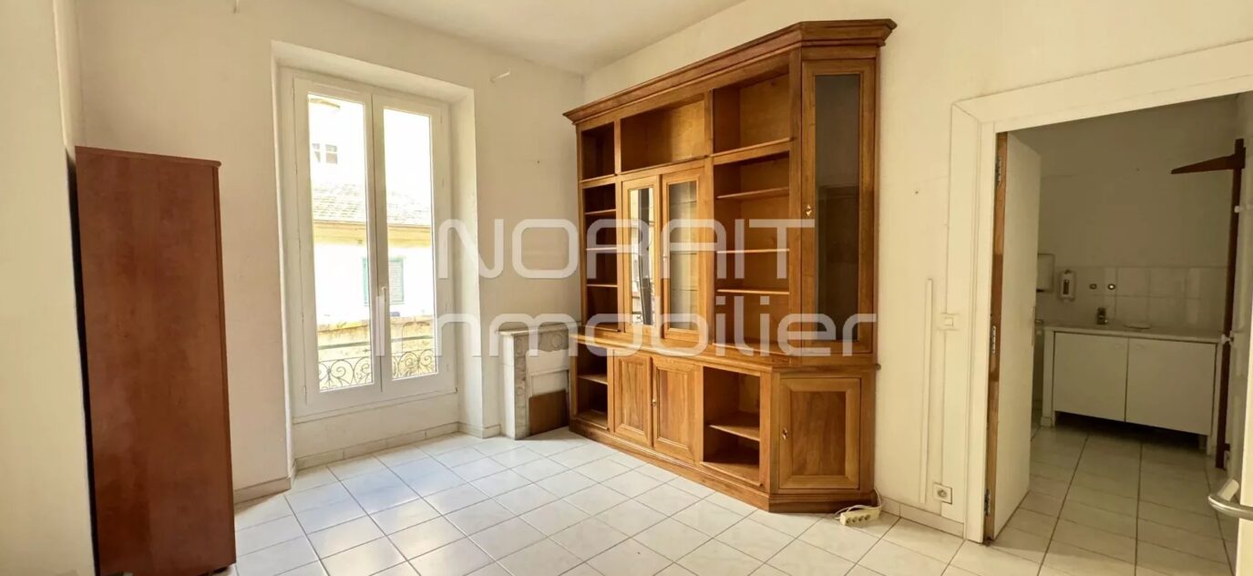 4 PIECES 77 M2 – MENTON CENTRE VILLE – GRANDE TERRASSE – 4 pièces – 3 chambres – 76.75 m²