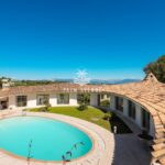 SUPER CANNES – PROPRIETE D’EXCEPTION –  VUE IMPRENABLE – VILLA AVEC PISCINE – MAISON DE GARDIEN – POOL HOUSE – 10 pièces – 6 chambres – NR voyageurs – 400 m²