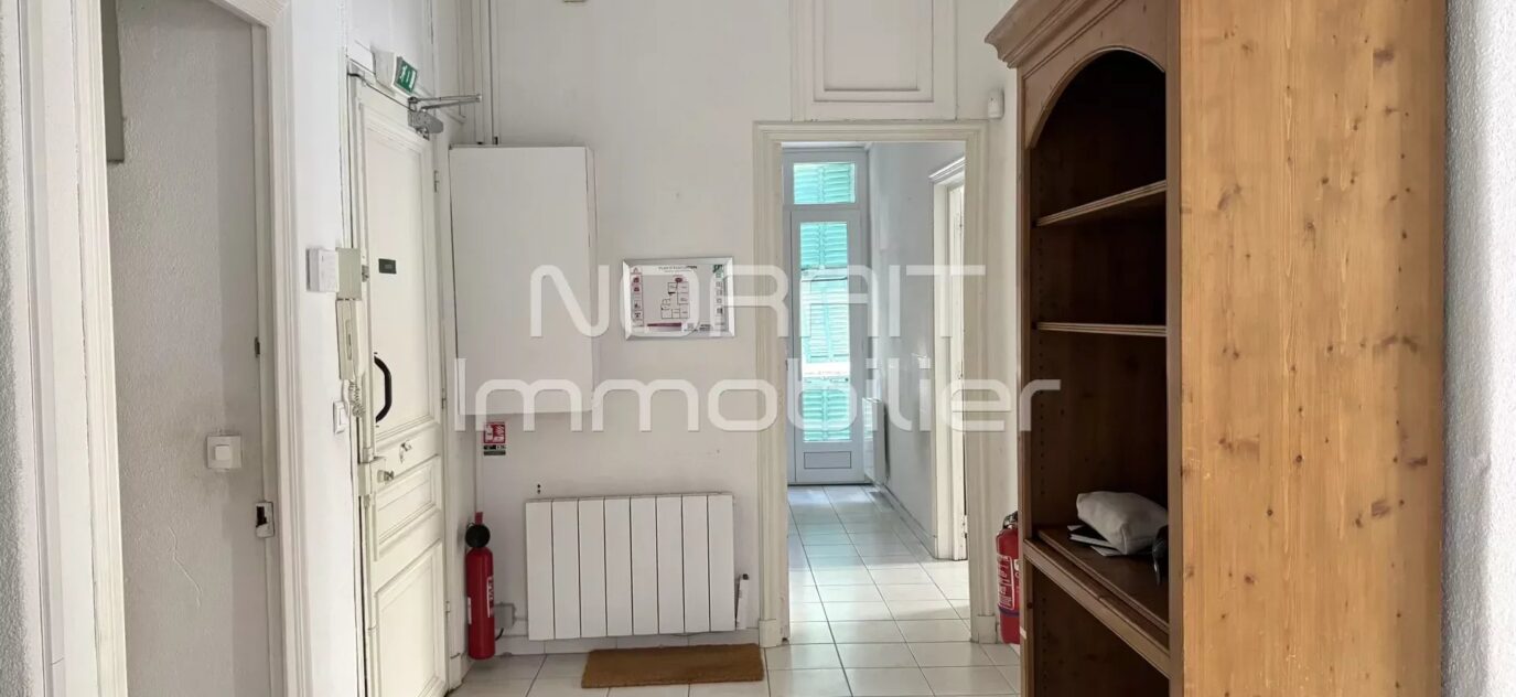 4 PIECES 77 M2 – MENTON CENTRE VILLE – GRANDE TERRASSE – 4 pièces – 3 chambres – 76.75 m²