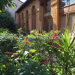 RARE Ancienne Orangerie de charme en pierres dorées avec maison de gardien – 8 pièces – 3 chambres – 215 m²