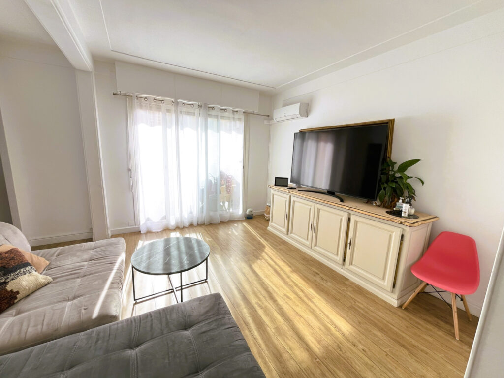 Magnifique appartement SÉCURISÉ de type 2/3 de 57 m2 travers – 3 pièces – 2 chambres – 57.1 m²