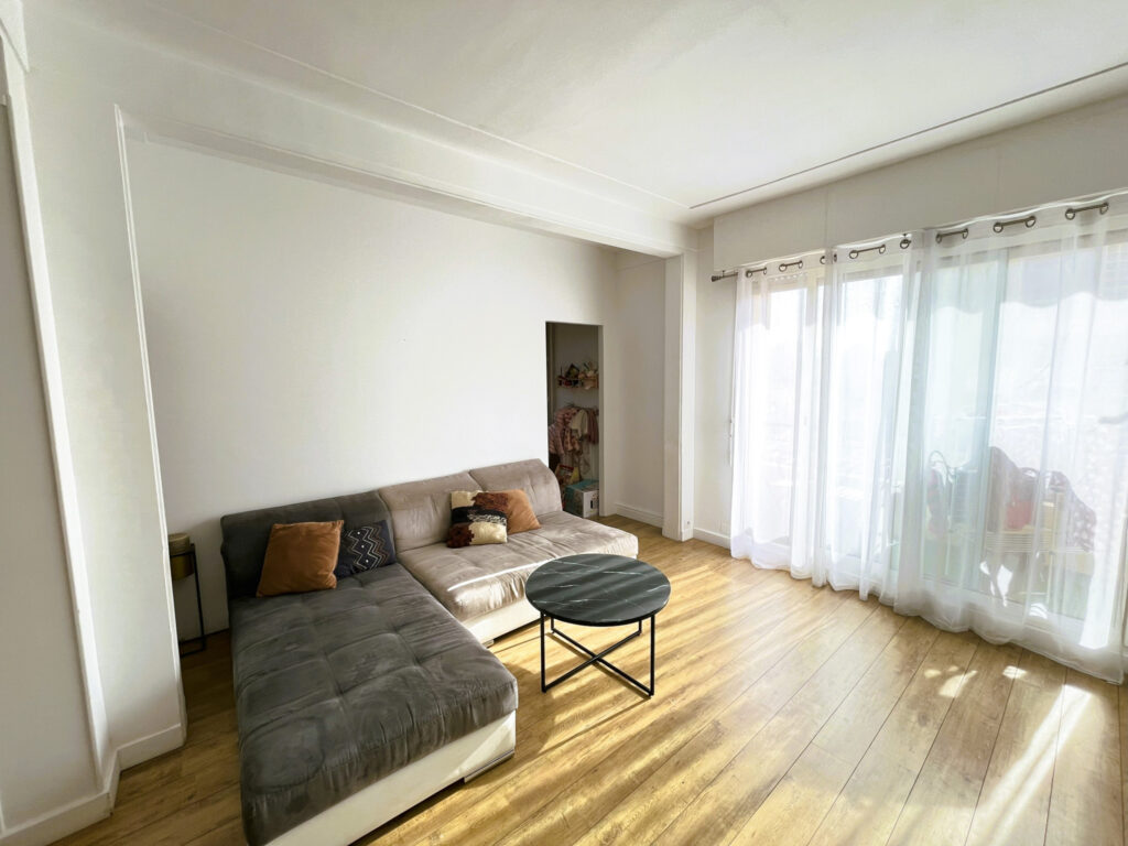 Magnifique appartement SÉCURISÉ de type 2/3 de 57 m2 travers – 3 pièces – 2 chambres – 57.1 m²