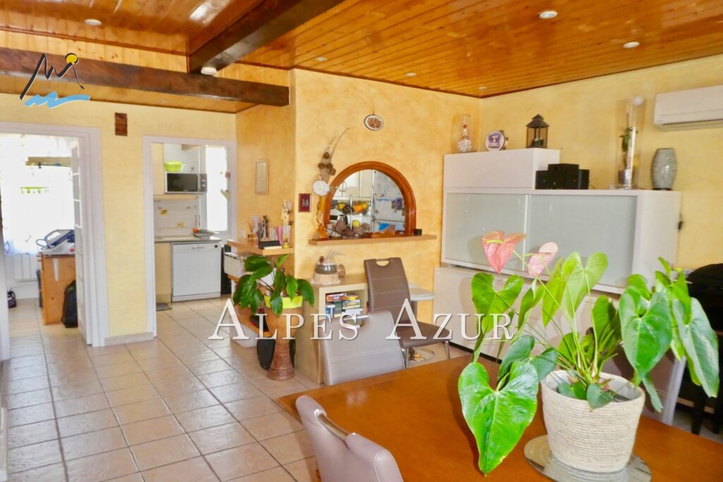 vente maison de ville 5 Pièce(s) – 5 pièces – 4 chambres – 102.00 m²