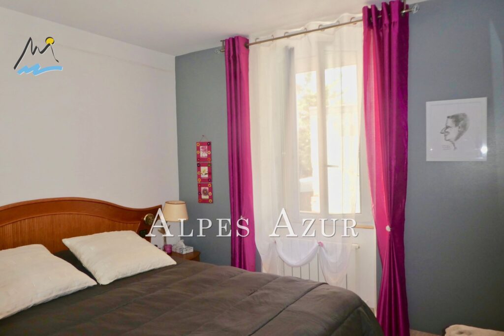 vente maison de ville 5 Pièce(s) – 5 pièces – 4 chambres – 102.00 m²