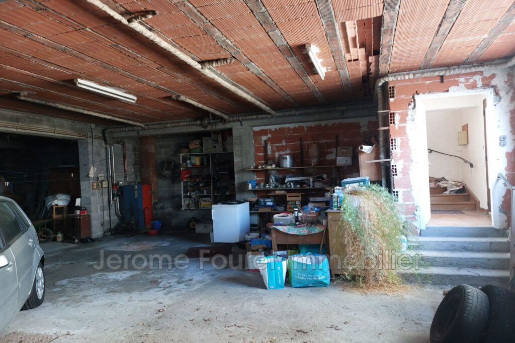 vente maison de village 3 Pièce(s) – 3 pièces – 2 chambres – 4  – 160.00 m²