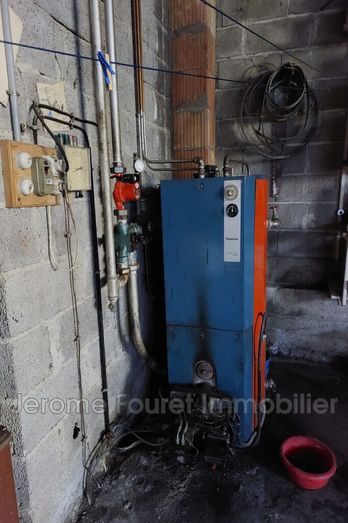 vente maison de village 3 Pièce(s) – 3 pièces – 2 chambres – 4  – 160.00 m²