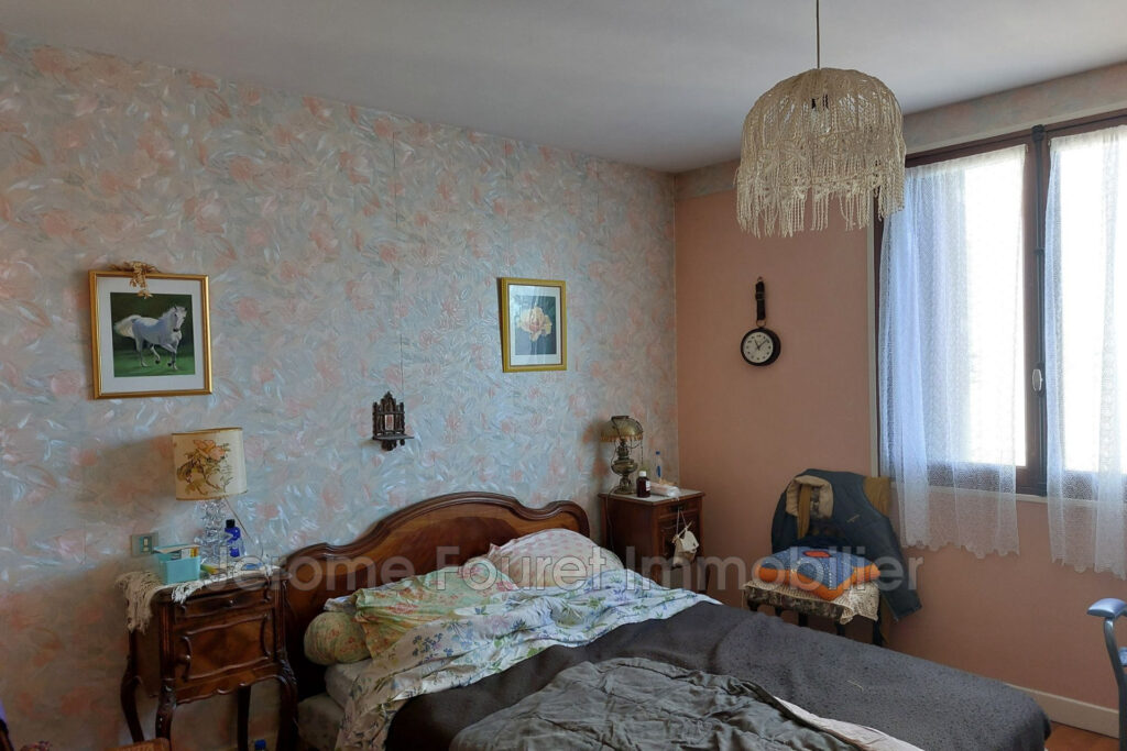 vente maison de village 3 Pièce(s) – 3 pièces – 2 chambres – 4  – 160.00 m²