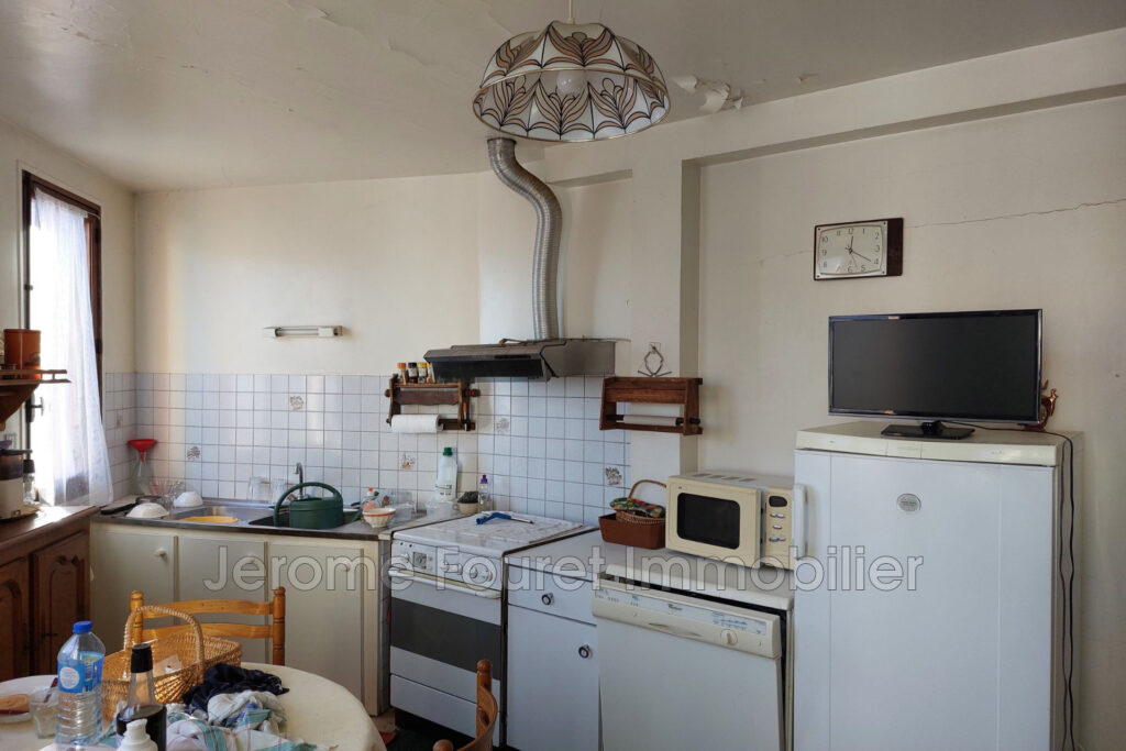 vente maison de village 3 Pièce(s) – 3 pièces – 2 chambres – 4  – 160.00 m²