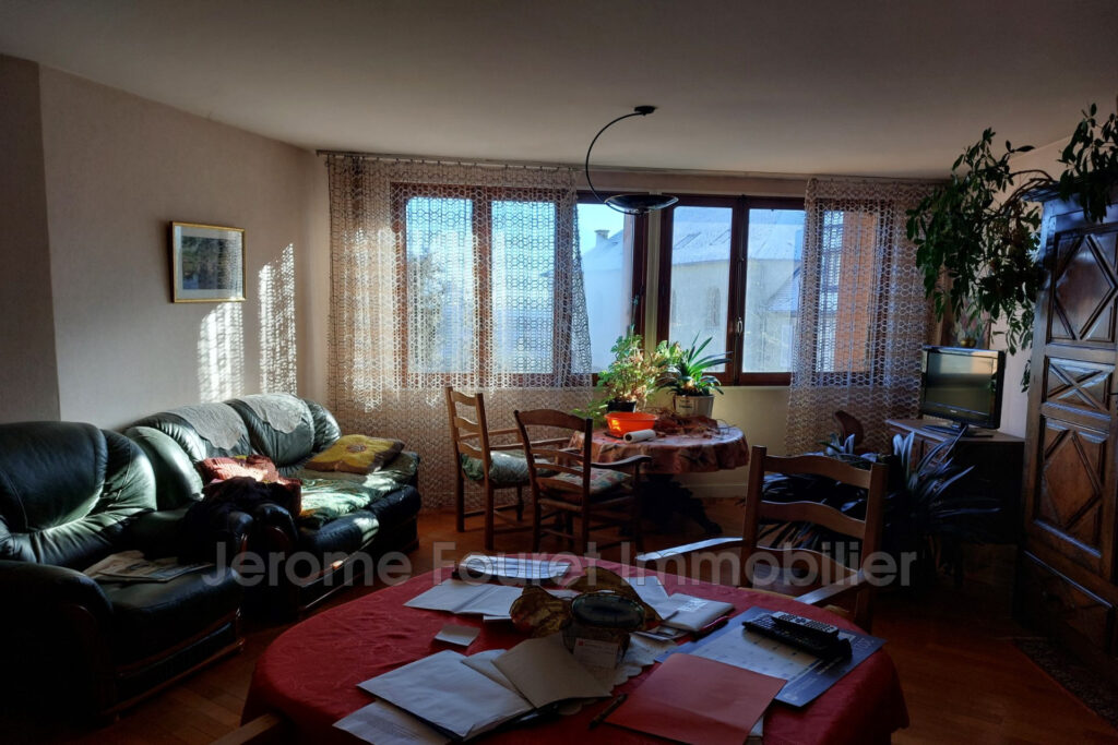 vente maison de village 3 Pièce(s) – 3 pièces – 2 chambres – 4  – 160.00 m²