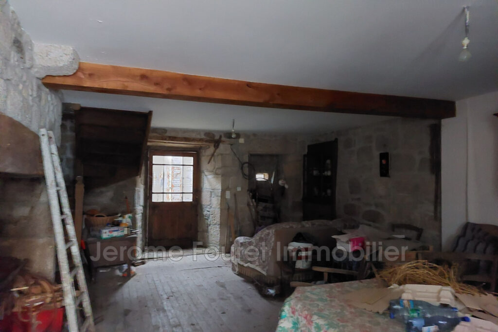 vente maison de village 3 Pièce(s) – 3 pièces – 2 chambres – 4  – 160.00 m²