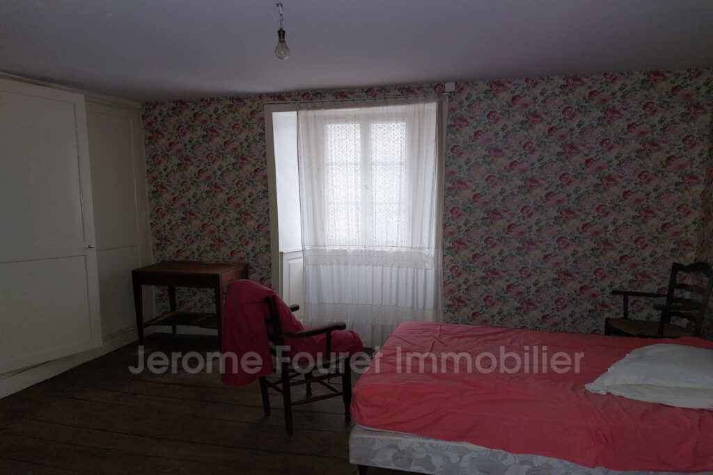vente maison de village 3 Pièce(s) – 3 pièces – 2 chambres – 4  – 160.00 m²