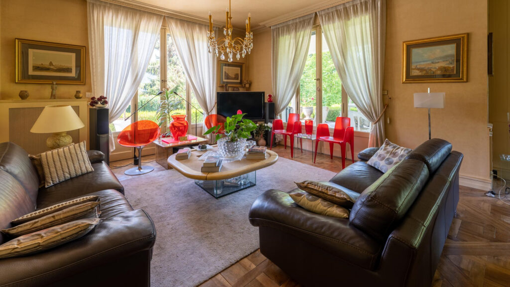  Villa de charme de 227 m2  – 6 pièces – 5 chambres – 4  – 227.02 m²