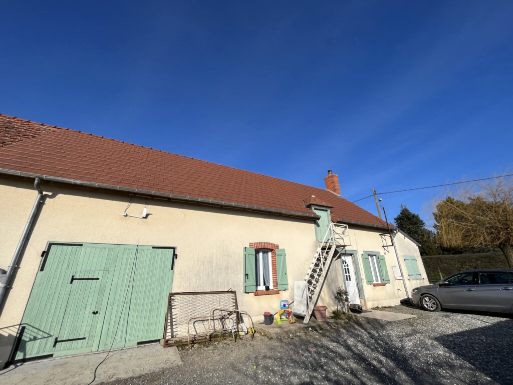 LONGERE AVEC VUE SUR LA CAMPAGNE – 5 pièces – 2 chambres – 4  – 130 m²