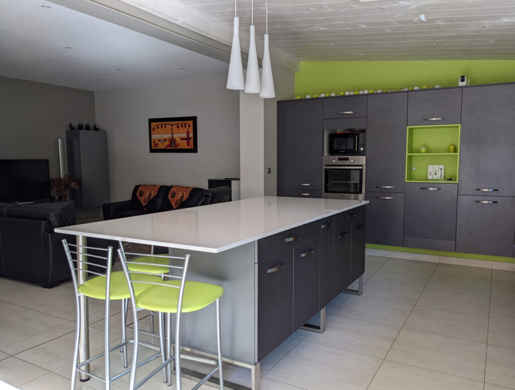 EMPLACEMENT EXCEPTIONNEL AU COEUR DU VIGNOBLE SANCERROIS – 6 pièces – 4 chambres – 4  – 215.59 m²