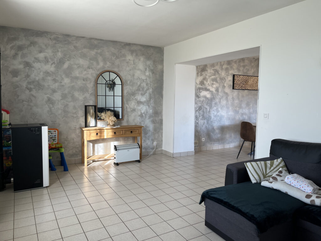 LONGERE AVEC VUE SUR LA CAMPAGNE – 5 pièces – 2 chambres – 4  – 130 m²