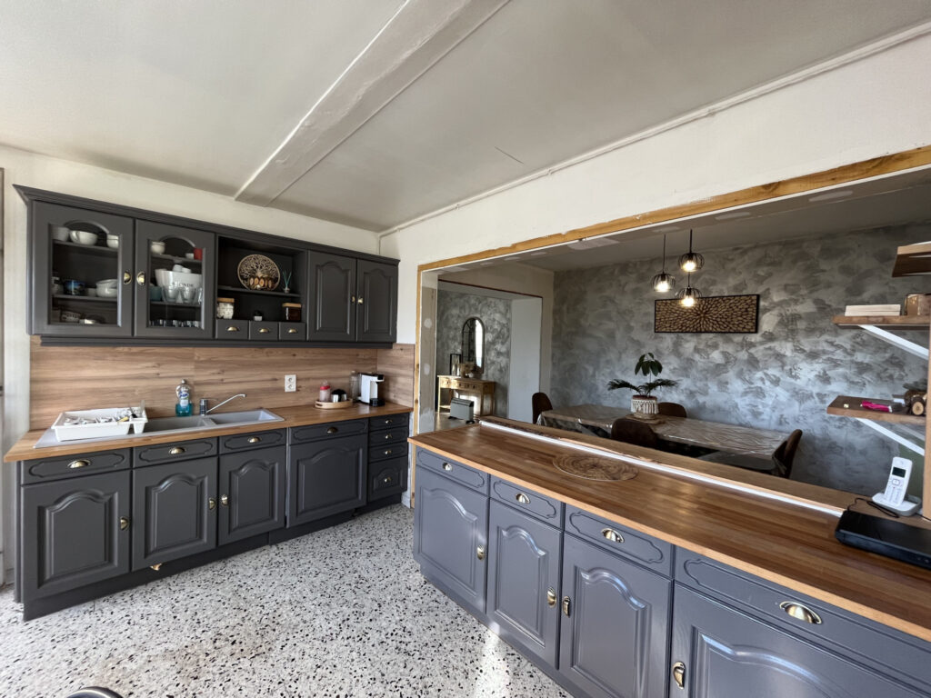 LONGERE AVEC VUE SUR LA CAMPAGNE – 5 pièces – 2 chambres – 4  – 130 m²