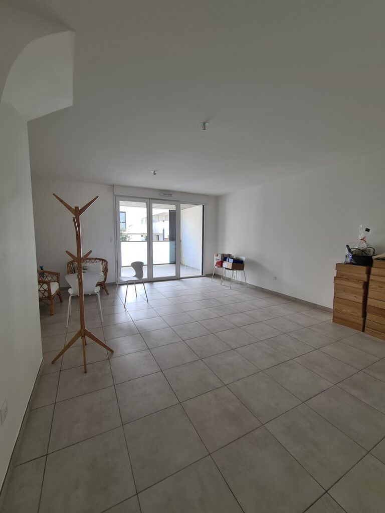 Appartement Duplex T4 avec 2 Terrasses. Parking en Sous-Sol, – 4 pièces – 3 chambres – NR  – 88.06 m²